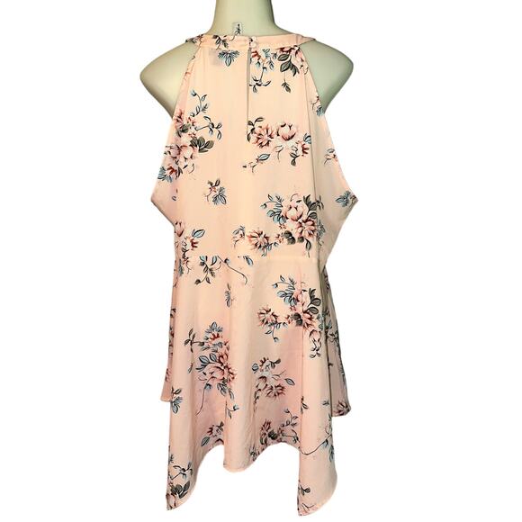 Torrid Size 1 Floral High Neck Handkerchief Sharkbite Hem Sleeveless Blouse Pink - Picture 3 of 6